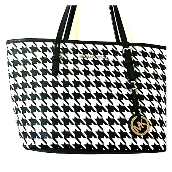 Michael Kors Handbags - Michael Kors Geometric Handbag